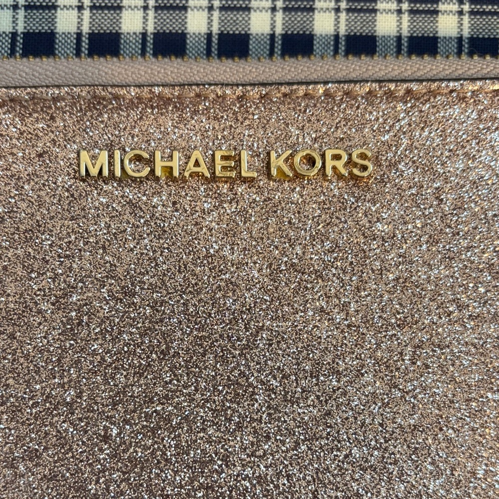 Michael Kors Sparkling Rose Gold Wristlet/phone case - Picture 2 of 7